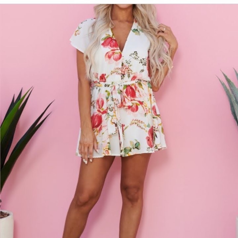 White floral romper super fresh for summer can adjust at waist